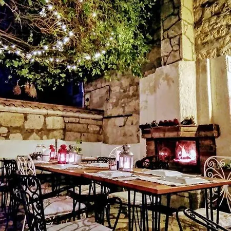 Villa Original Stone House With Patio In The City Center