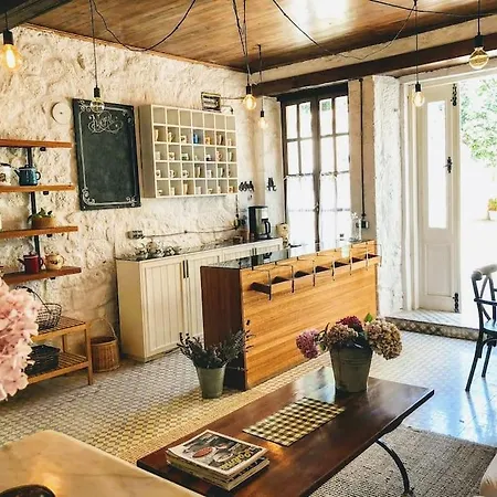 Original Stone House With Patio In The City Center * Alaçatı
