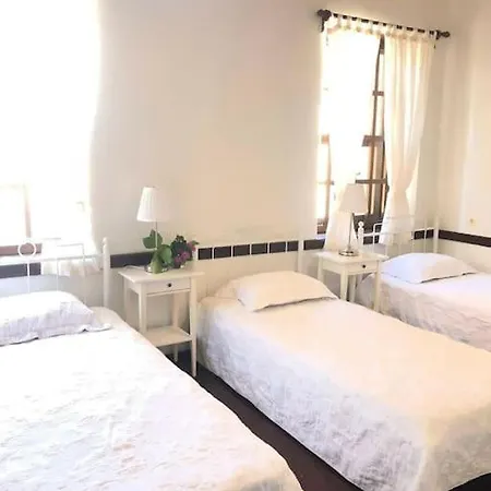 Villa Original Stone House With Patio In The City Center *