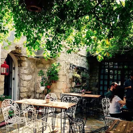 Original Stone House With Patio In The City Center * Alaçatı
