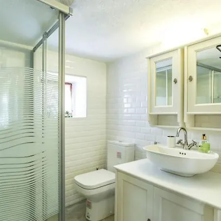 Original Stone House With Patio In The City Center فيلة