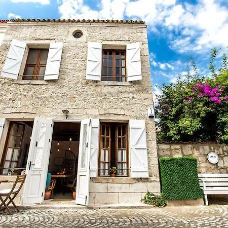 فيلة Original Stone House With Patio In The City Center ألاتشاتي