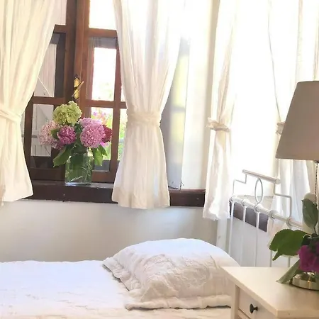 Original Stone House With Patio In The City Center فيلة