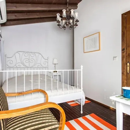 فيلة Original Stone House With Patio In The City Center *