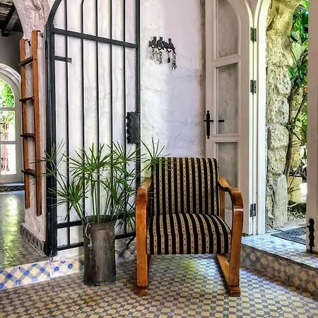 فيلة Original Stone House With Patio In The City Center