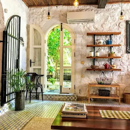 Original Stone House With Patio In The City Center Alacati